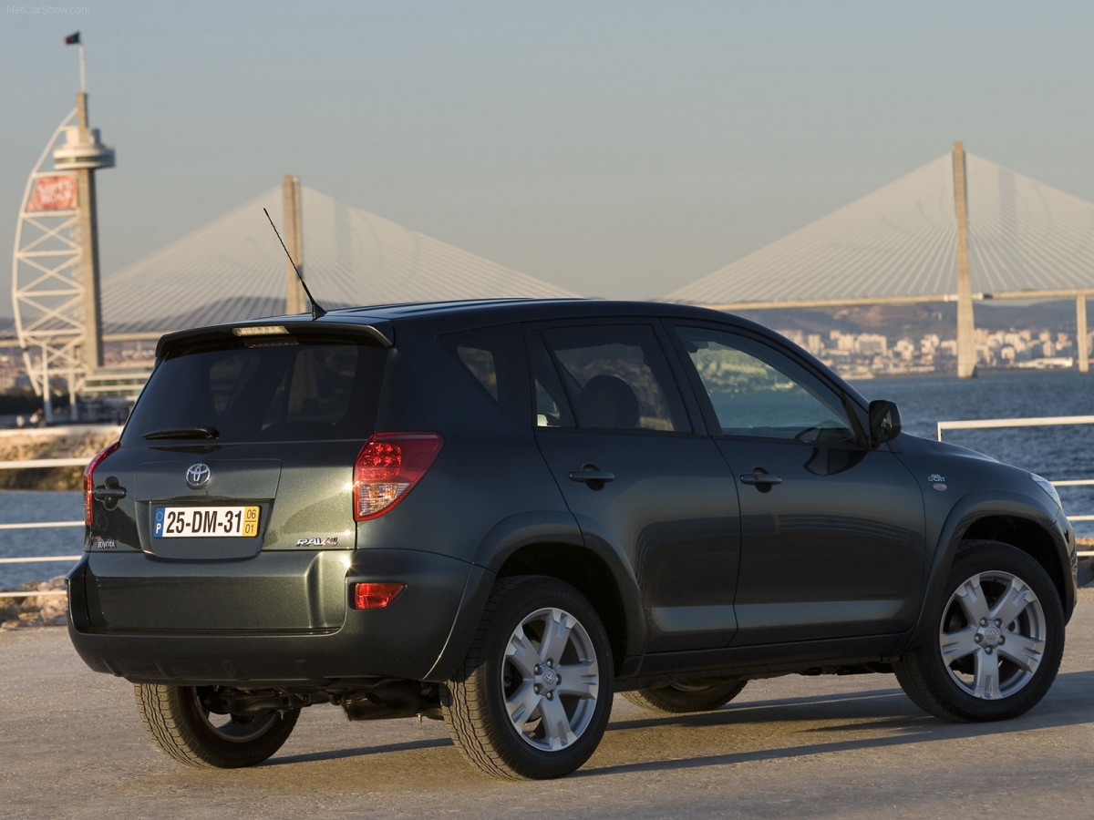 Toyota Rav 4 фото 32012