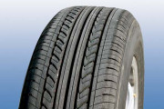 5.  Bridgestone Turanza GR-80 Пр-ь – Япония 895 баллов Глуб рис. пр – 7,5 мм Масса шины – 9,5 кг Цена в М – 3250 р. Соотнош цена/кач-во – 3,63 Особ-и – направ-й рис-к пр-ра Эконом-ю «Туранза» не отлич-я, впрочем, как и все  модели «Бриджа». Плав-ь хода выше всяких похвал на хор. дороге, но при проезде неров-й сказ-ся большая масса шин – авто немного дергается. Шум-ы. По управляемости замечаний нет, поведение одинаково понятно на люб. покрытии, только пред-я ск-ь вып-я «переставки» на мок-м чуть ниже, чем на сух. Торможение на мокром чуть хуже. Тормозные пути практически одинаковы с «Тойо» – хорошие на сухом, средние на мокром. Грунтовка, как и для двух предыдущих шин, допустима лишь в сухую погоду. Хорошие тормоза на сухом, высокие боковые сцепные свойства, управляемость на любом покрытии, плавность хода. Большой расход топлива, скромная проходимость. Для хороших асфальтовых дорог.