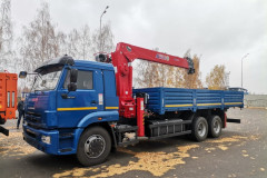 Грузовик с манипулятором КАМАЗ 65117 