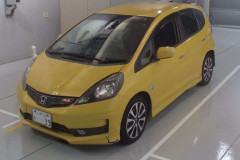 Хэтчбек Honda Fit RS 