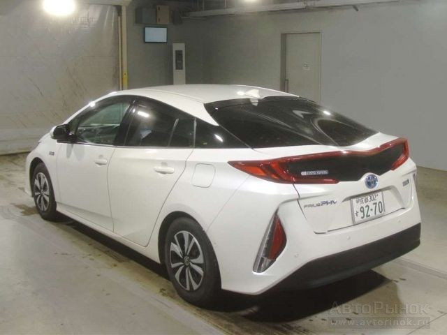 Toyota Prius Plug In продажа