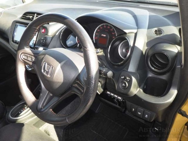 купить Honda Fit RS