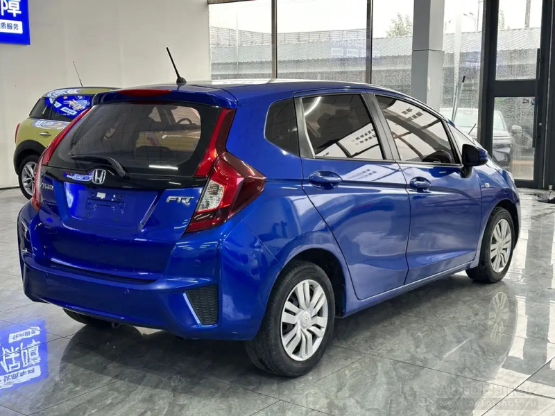 купить Honda Fit