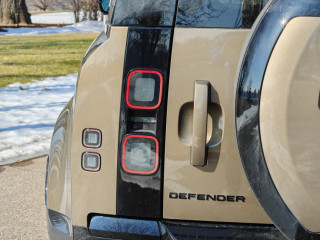 Land Rover Defender 110