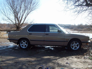 BMW 5-series E28