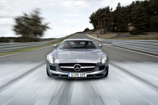 Mercedes-Benz SLS AMG