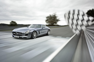 Mercedes-Benz SLS AMG