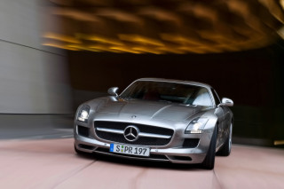 Mercedes-Benz SLS AMG