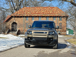 Land Rover Defender 110