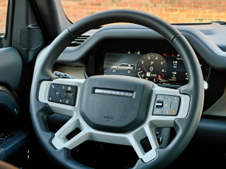 Land Rover Defender 110