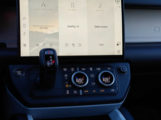 Land Rover Defender 110