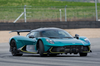 Aston Martin Valhalla