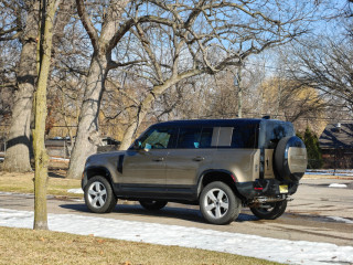 Land Rover Defender 110