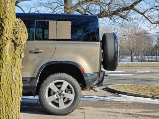 Land Rover Defender 110