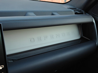 Land Rover Defender 110