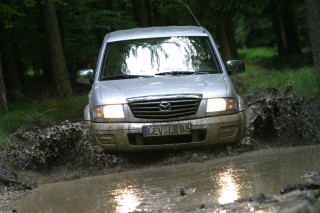 Mazda B2500