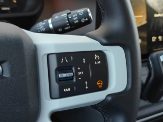 Land Rover Defender 110