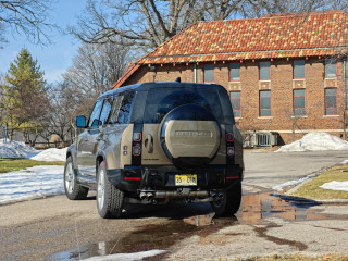 Land Rover Defender 110