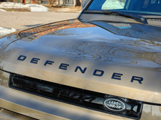 Land Rover Defender 110