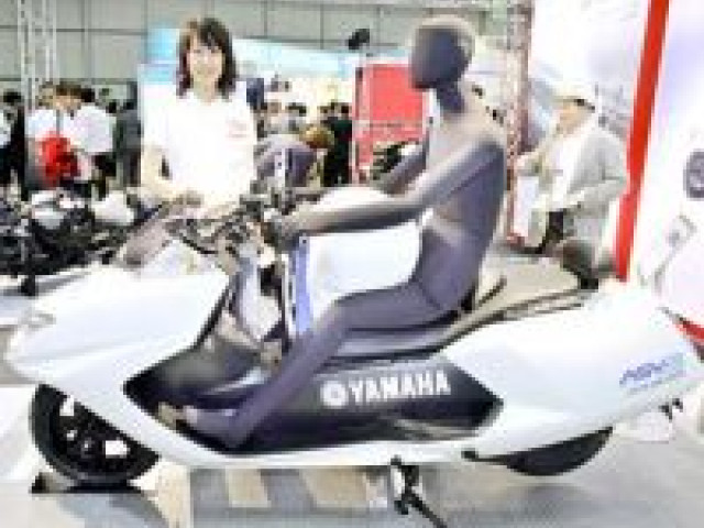 Yamaha разместила подушку безопасности между ног