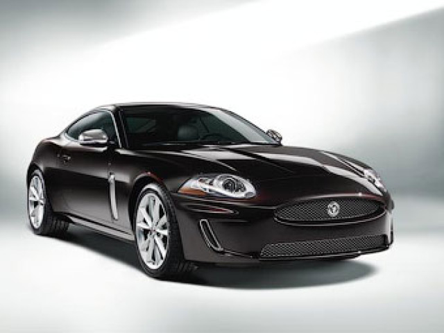 Jaguar привез в Россию эксклюзивную версию XK и XKR