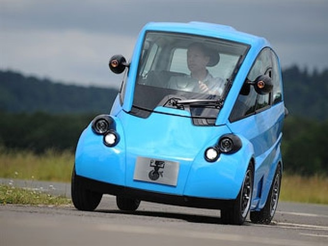 Разработчик суперкара McLaren F1 построил маленький электромобиль 