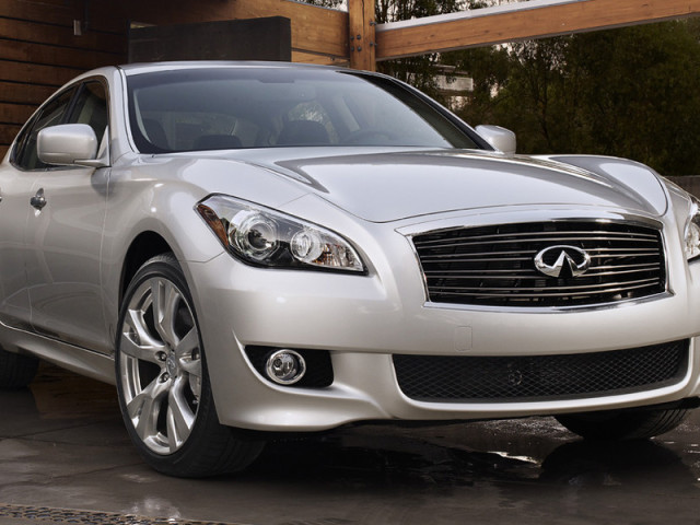 Infiniti M нового поколения оценили