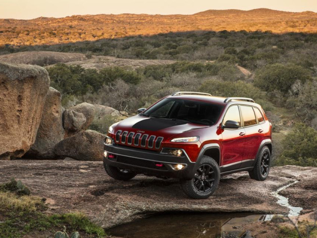 Внедорожники Jeep Cherokee попадают под российскую отзывную кампанию