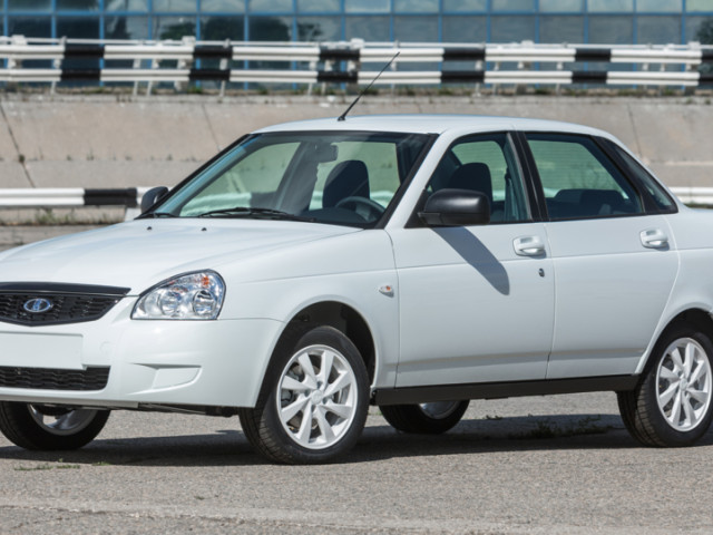 Снимки Lada Priora в новенькой специальной версии White Edition