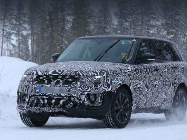 Новейшие Range Rover попались на тестах