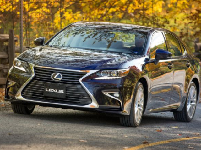 Cеданы Lexus ES 350 обладают дефектом в рулевом управлении