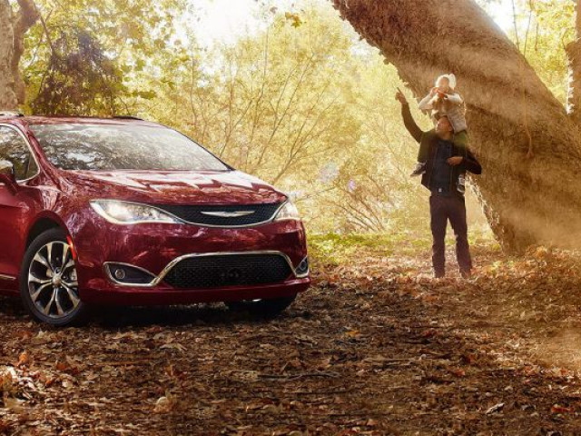 Chrysler озвучил стоимость российского минивэна Pacifica