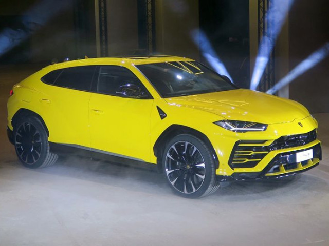 Lamborghini Urus кроссовер заехал в Россию вместе с шеф-дизайнером