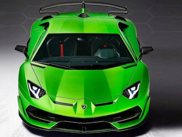 Lamborghini Aventador SVJ: дизайн рассекретили до премьеры