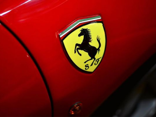 Придумано название для первого кроссовера Ferrari