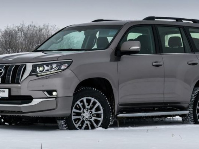 Вседорожник Toyota Land Cruiser Prado обзавелся новой версией для России