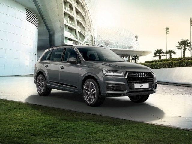 На Audi Q7 S line Edition стала известна цена в рублях