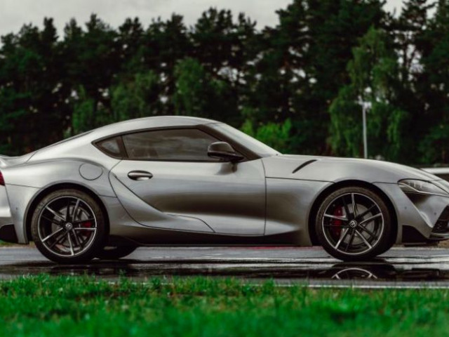 Toyota Supra GR появилась в России