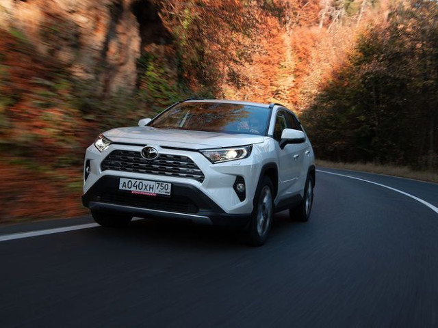 Старт продаж Toyota RAV4 в России