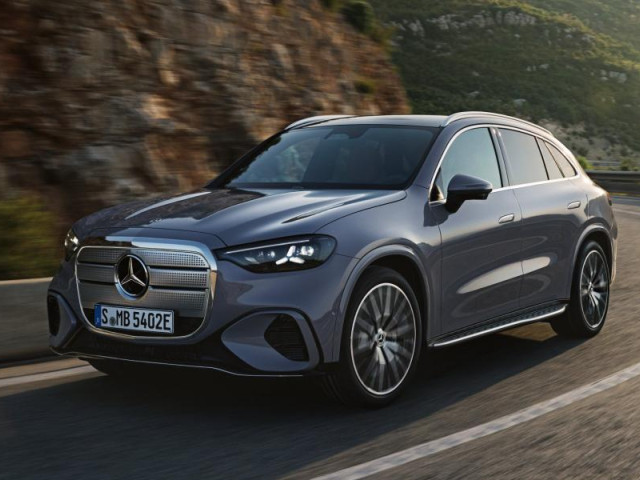 Новый электрический Mercedes-Benz GLC: масштабная решетка и мощная батарея