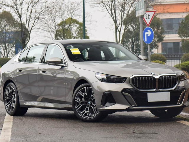 Скидки до 35 процентов на новейшие седаны BMW серии 5