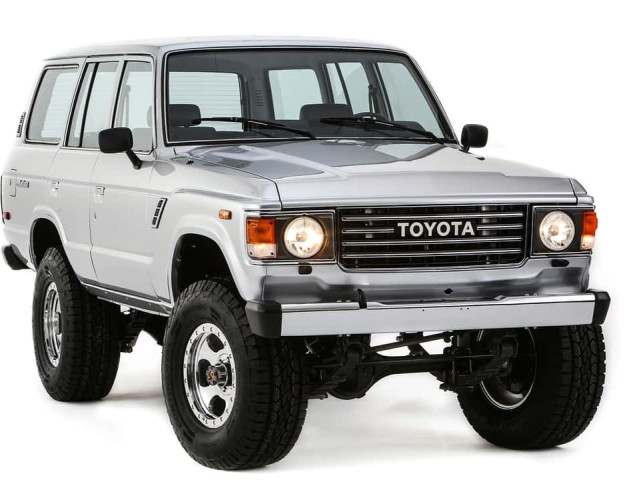 Этот классический Toyota Land Cruiser получил современный V-6 и ручную коробку передач