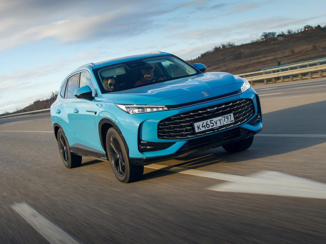 В Москве представлен первый тест-драйв кроссовера «Москвич M70» из новой серии «М»