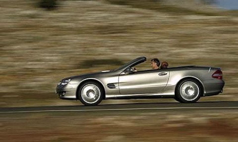 Mercedes SL перенес пластическую операцию