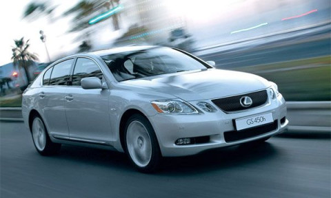 Lexus GS 450h разгоняется до 100 км/ч за 5,9 сек.