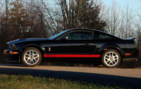 Ford Shelby GT500 Red Stripe