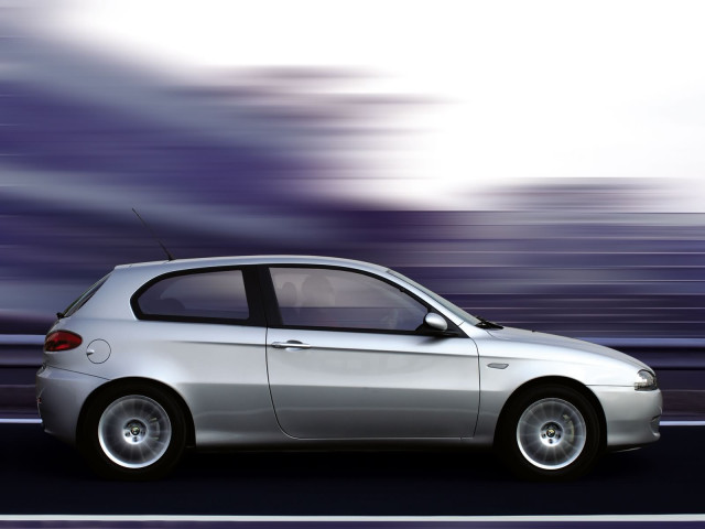 Alfa Romeo 147 3-door фото