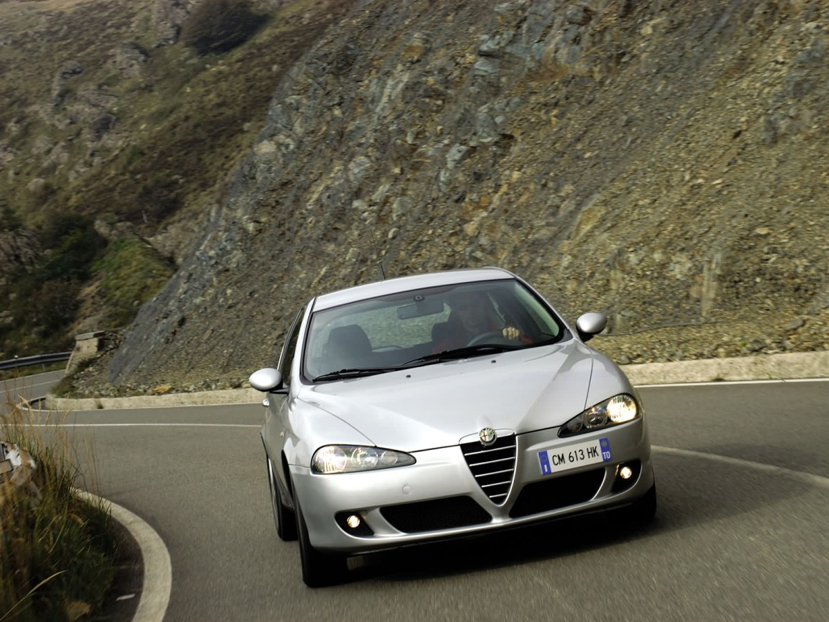 Alfa Romeo 147 3-door фото 15768