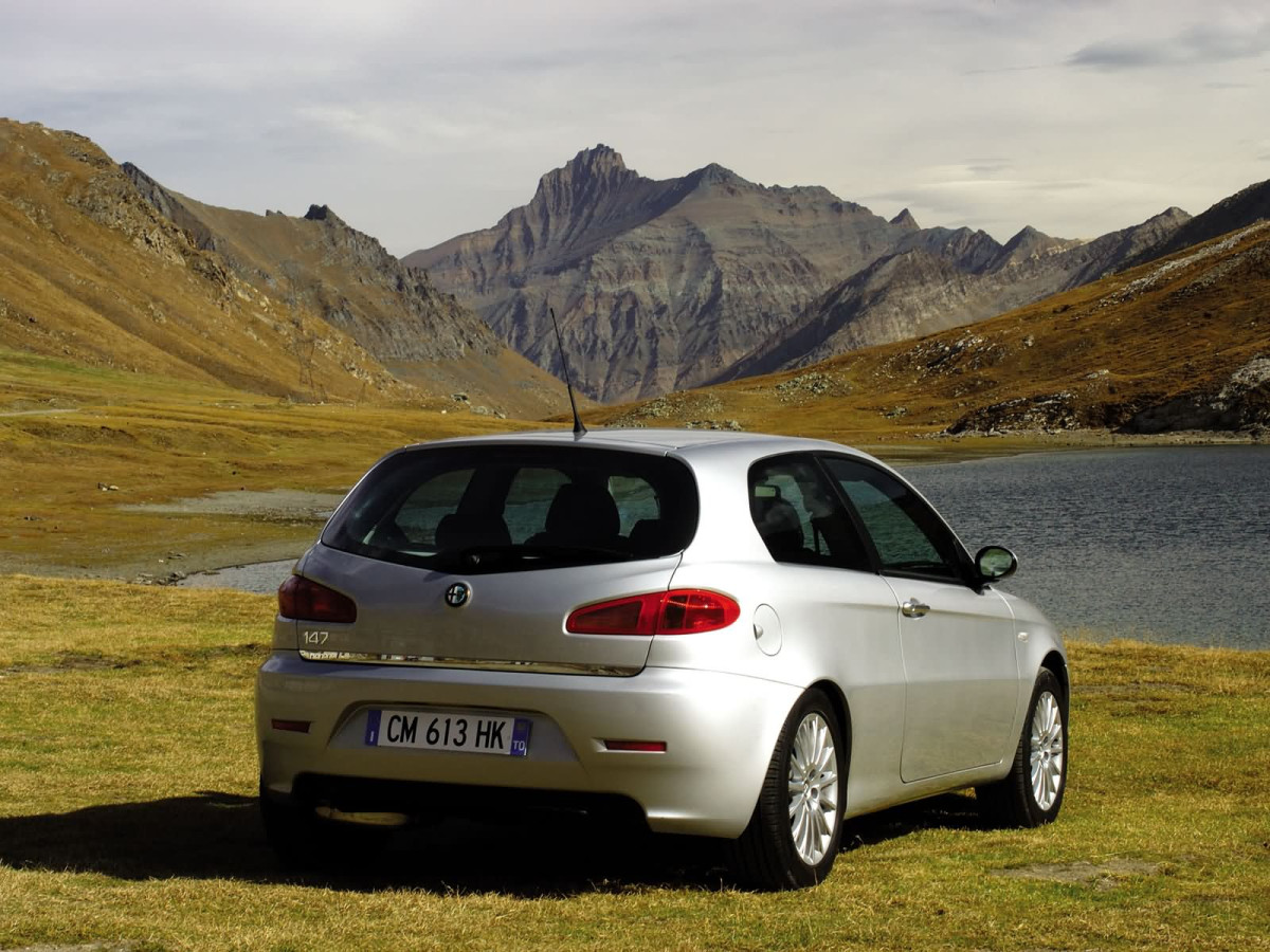 Alfa Romeo 147 3-door фото 15780