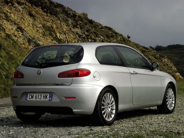 Alfa Romeo 147 3-door фото